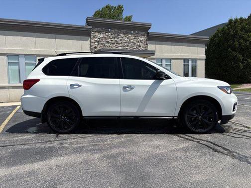 2018 Nissan Pathfinder SL