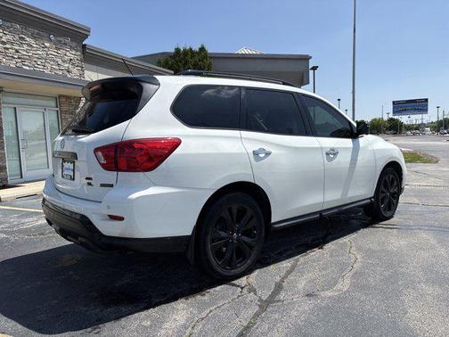 2018 Nissan Pathfinder SL