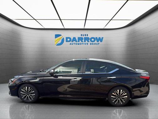 Super Black Clearcoat 2024 Nissan Altima 2.5 SV