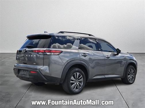2023 Nissan Pathfinder SV