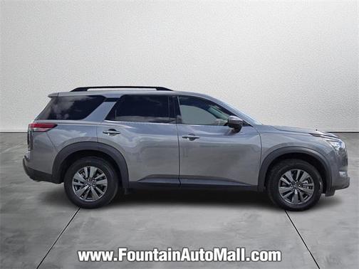 2023 Nissan Pathfinder SV