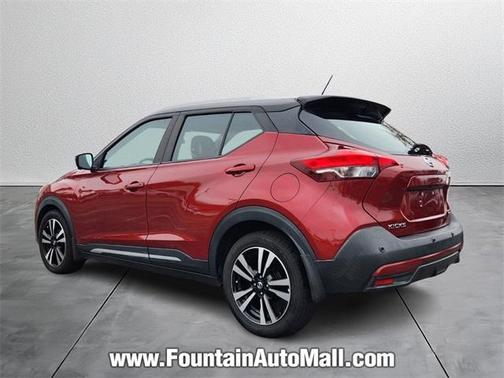 2020 Nissan Kicks SR