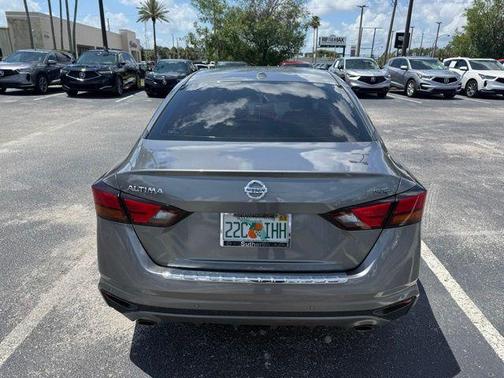 Gun Metallic 2021 Nissan Altima 2.5 SR