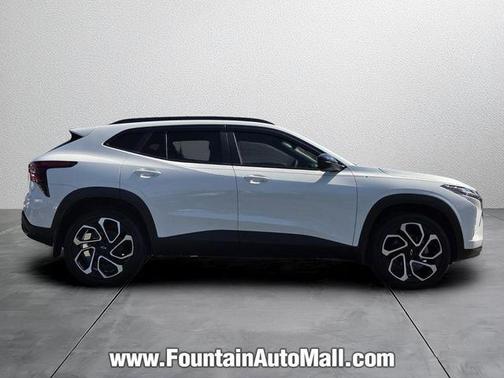 Summit White 2025 Chevrolet Trax 2RS