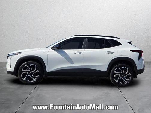 Summit White 2025 Chevrolet Trax 2RS