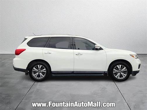 2018 Nissan Pathfinder SL