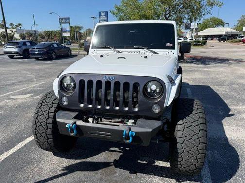 Bright White Clearcoat 2015 Jeep Wrangler Unlimited Rubicon