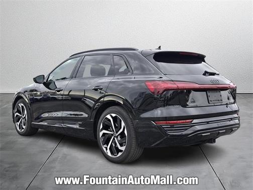 2024 Audi Q8 e-tron Premium