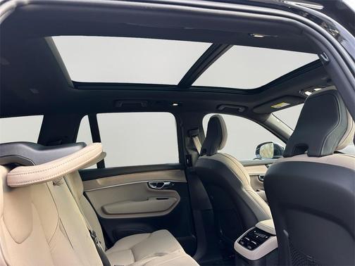 2026 Volvo XC90 Plug-In Hybrid T8 Plus 7-Seater