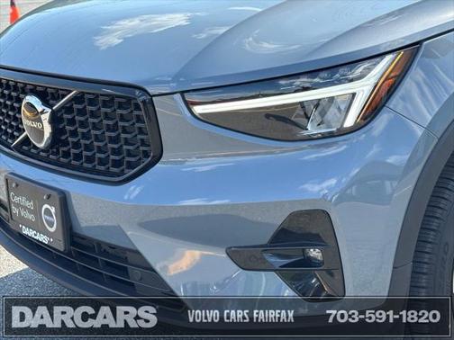 2023 Volvo XC40 B5 Plus Dark Theme