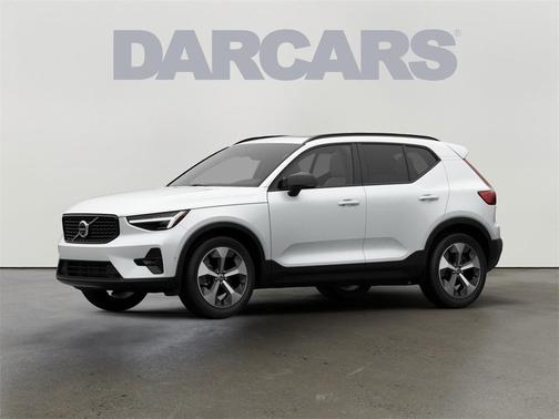 2026 Volvo XC40 B5 Plus