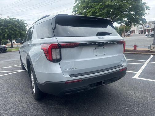 White Metallic 2025 Ford Explorer Active