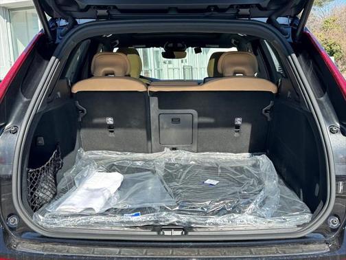 2025 Volvo XC60 B5 Ultra