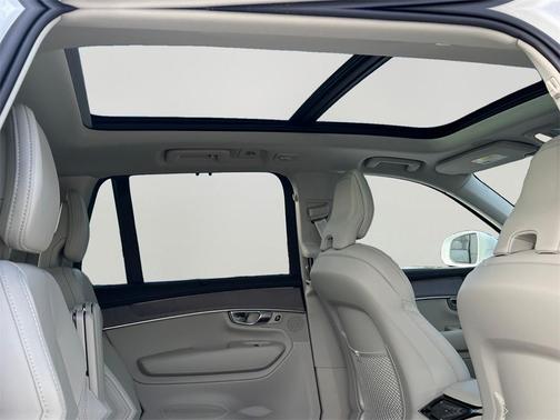 2026 Volvo XC90 B6 Ultra 6-Seater