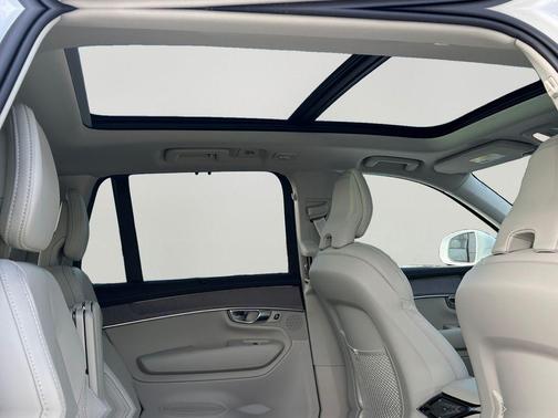 2026 Volvo XC90 B6 Ultra 6-Seater