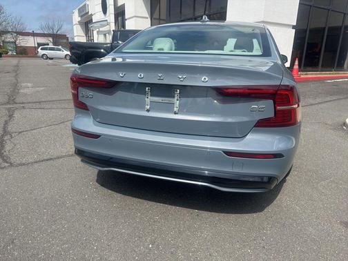 Thunder Grey Metallic 2024 Volvo S60 B5 Plus Dark Theme