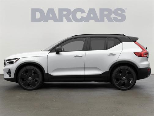 2026 Volvo XC40 B5 Ultra Black Edition