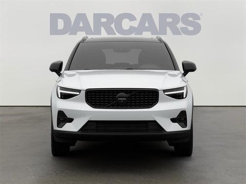 2026 Volvo XC40 B5 Ultra Black Edition