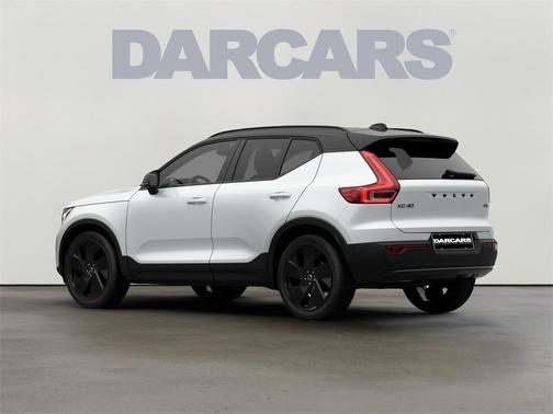 2026 Volvo XC40 B5 Ultra Black Edition