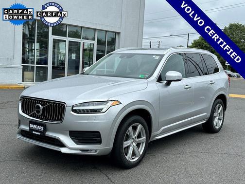 2022 Volvo XC90 T6 Momentum