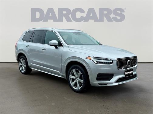 2022 Volvo XC90 T6 Momentum