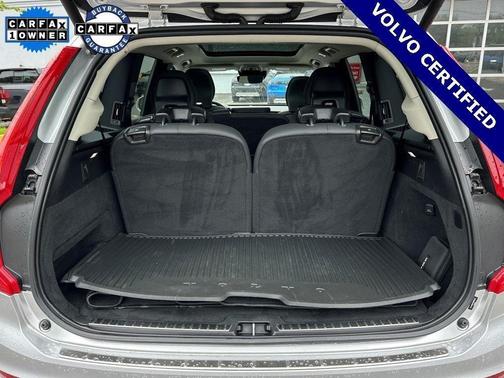 2022 Volvo XC90 T6 Momentum