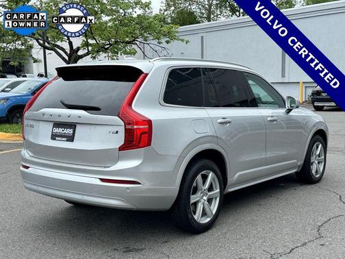2022 Volvo XC90 T6 Momentum