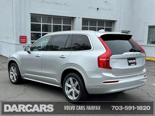 2022 Volvo XC90 T6 Momentum