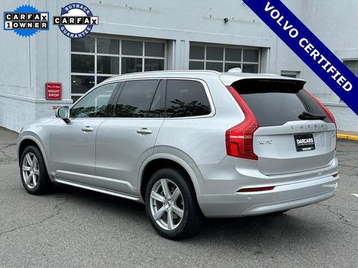 2022 Volvo XC90 T6 Momentum