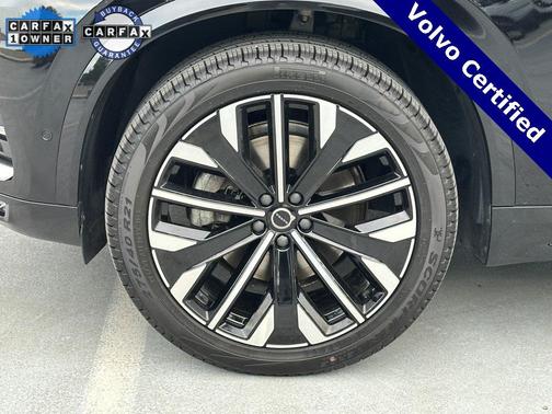 2023 Volvo XC90 B5 Plus