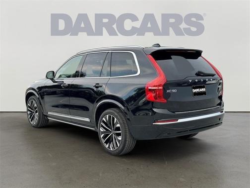 2023 Volvo XC90 B5 Plus