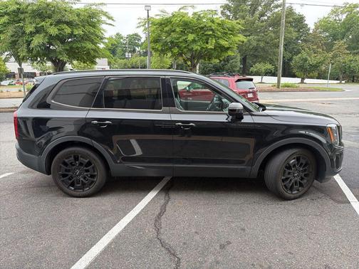 Ebony Black 2022 Kia Telluride SX