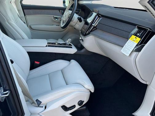 2026 Volvo XC90 Ultra Dark Theme, B6 AWD Gas (mild hybrid), Gasoline, 7 Seats