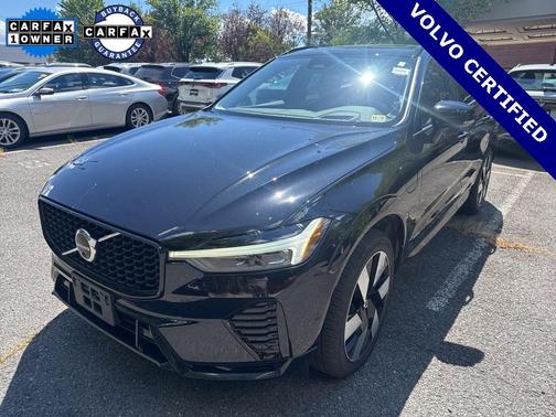 2023 Volvo XC60 Recharge Plug-In Hybrid T8 Ultimate Dark Theme