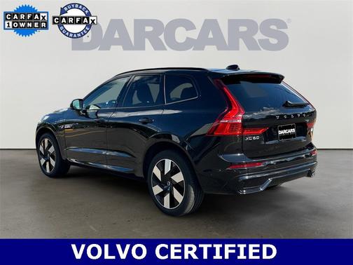 2023 Volvo XC60 Recharge Plug-In Hybrid T8 Ultimate Dark Theme