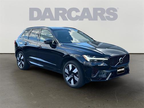 2023 Volvo XC60 Recharge Plug-In Hybrid T8 Ultimate Dark Theme
