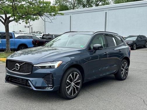 2025 Volvo XC60 B5 Ultra