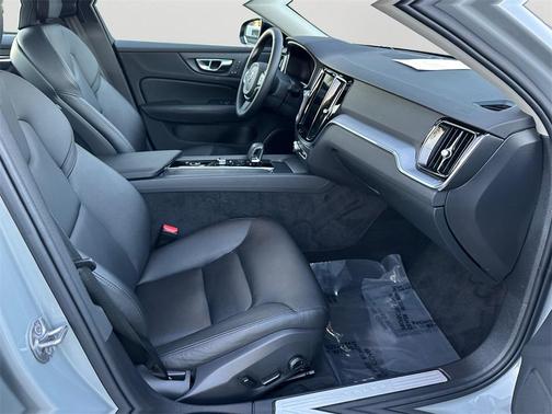 2025 Volvo S60 B5 Core