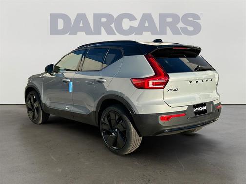 2026 Volvo XC40 B5 Ultra Black Edition