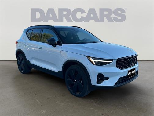 2026 Volvo XC40 B5 Ultra Black Edition