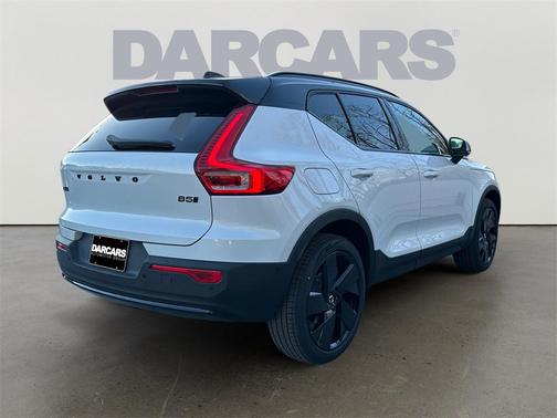 2026 Volvo XC40 B5 Ultra Black Edition
