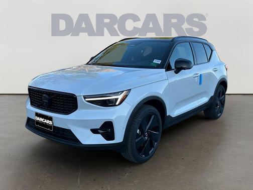 2026 Volvo XC40 B5 Ultra Black Edition
