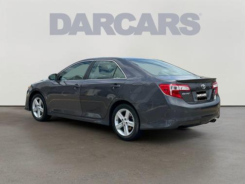 Magnetic Gray Metallic 2014 Toyota Camry SE