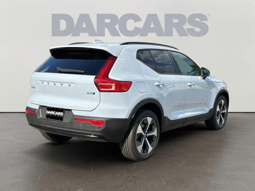 2026 Volvo XC40 B5 Plus