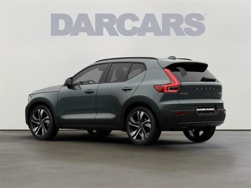 2026 Volvo XC40 Ultra, B5 AWD Gas (mild hybrid), Dark