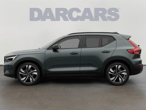 2026 Volvo XC40 Ultra, B5 AWD Gas (mild hybrid), Dark