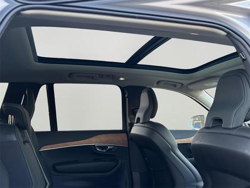 2025 Volvo XC90 B6 Plus 7-Seater