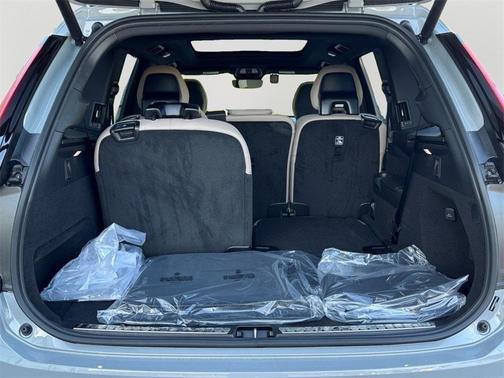 2025 Volvo XC90 B6 Ultra