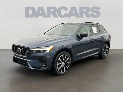 2023 Volvo XC60 B5 Plus Dark Theme