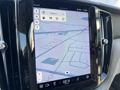 2023 Volvo XC60 B5 Plus Dark Theme